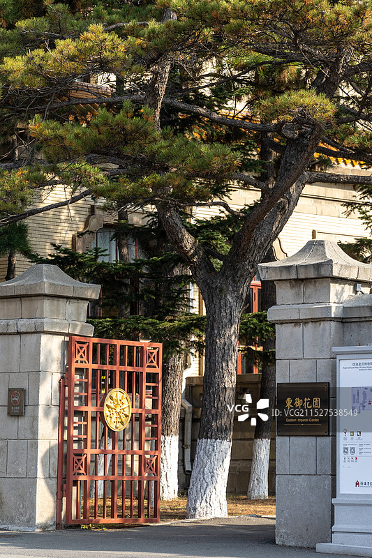 伪满皇宫东御花园门口图片素材