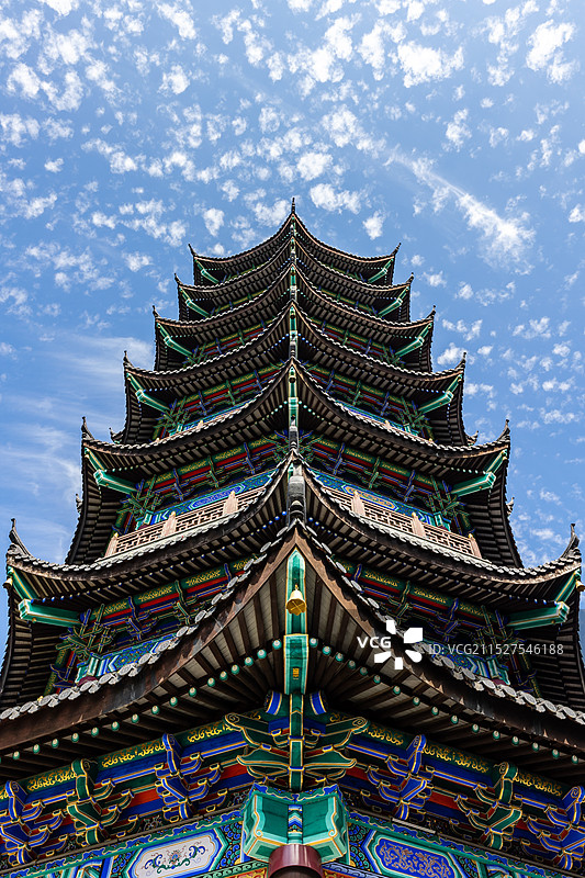 塔下仰望重建一新的常德孤峰塔图片素材