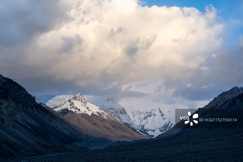 洛子峰图片素材