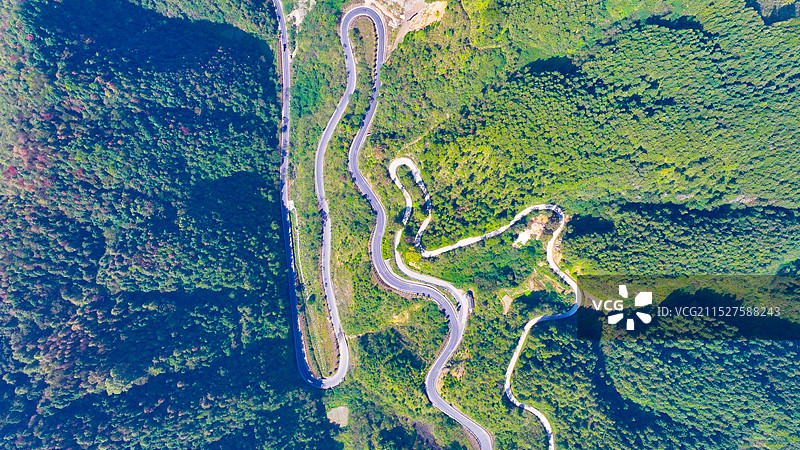 贵州锦屏蜿蜒公路风光图片素材