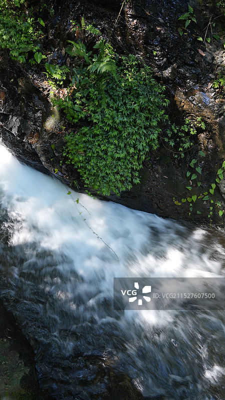 清远古龙峡山间溪水图片素材