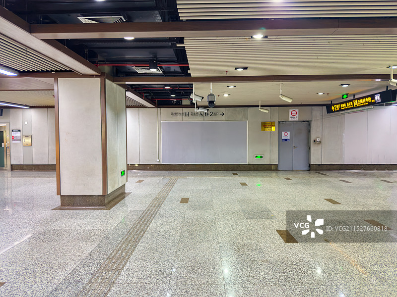 地铁站内空白广告牌图片素材