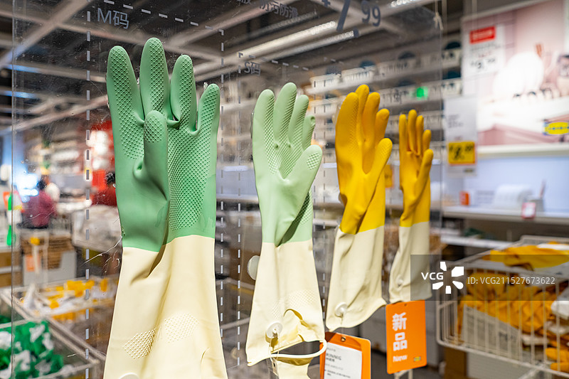 中国生活居家用品拍摄主题，洗衣服洗碗用的硅胶手套，悬挂的硅胶手套，室内无人图像摄影图片素材