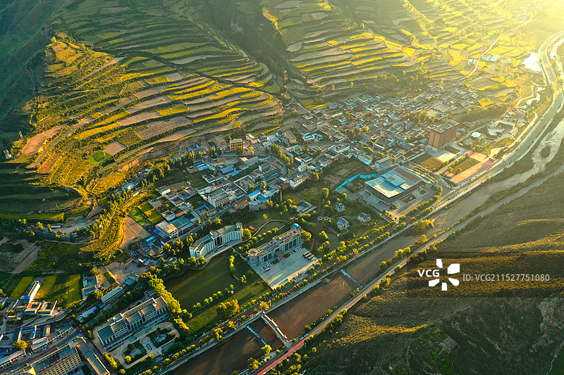 甘肃省甘南藏族自治州临潭县冶力关航拍城区图图片素材