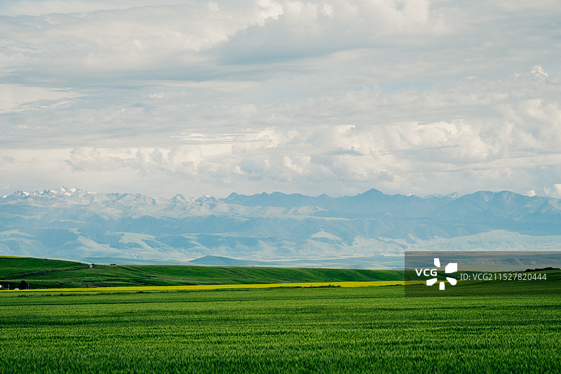 自驾旅行 新疆伊犁 云彩 云朵 天气 壁纸 壮观图片素材