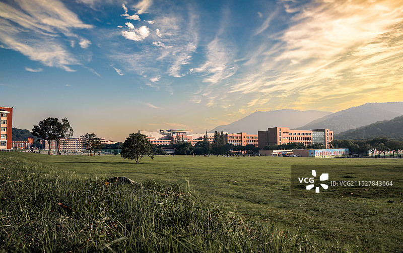 校园晨曦图片素材