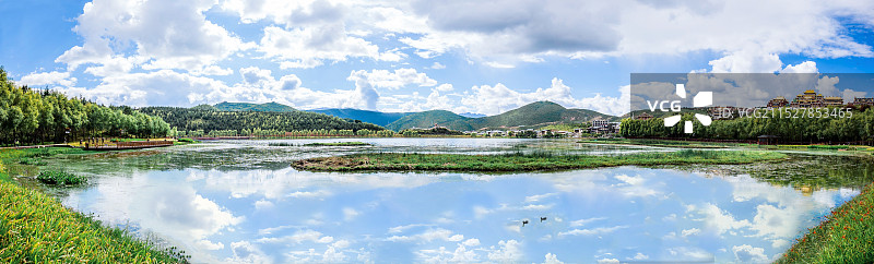 拉姆央措湖全景图片素材