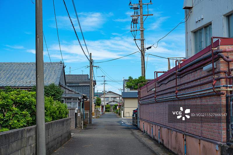 日本九州鹿儿岛县指宿市站前商店街空无一人的街景图片素材