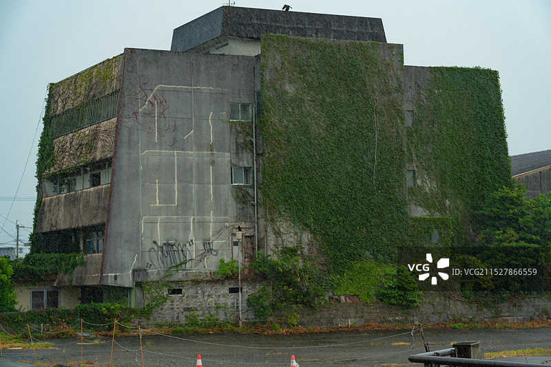 日本九州鹿儿岛县指宿市站前商店街空无一人的街景图片素材