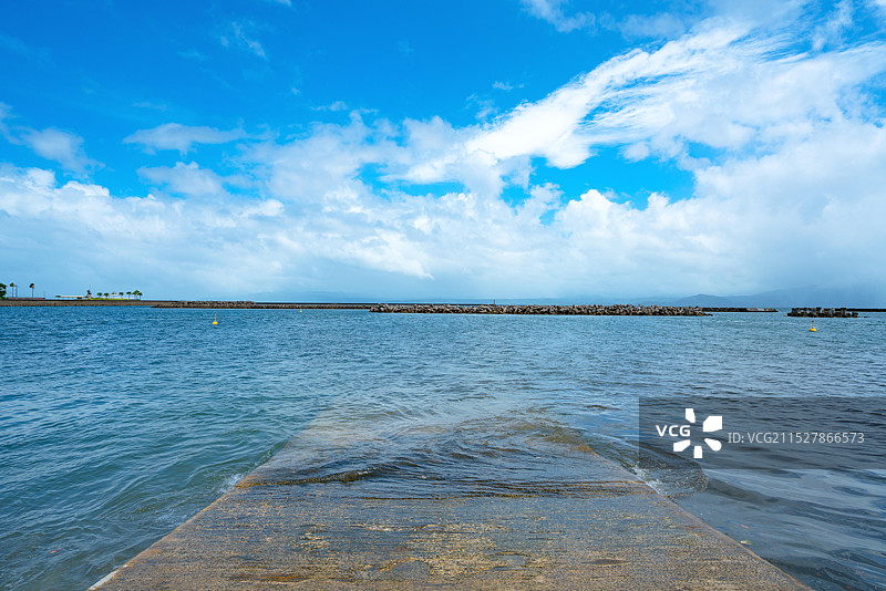 日本九州鹿儿岛县指宿市站前商店街空无一人的街景图片素材