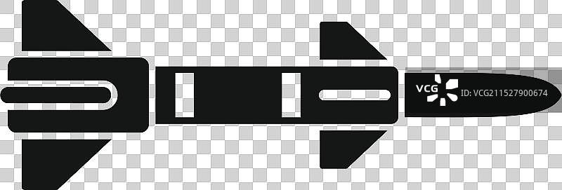 军用巡航导弹火箭飞行中带有烟雾图片素材