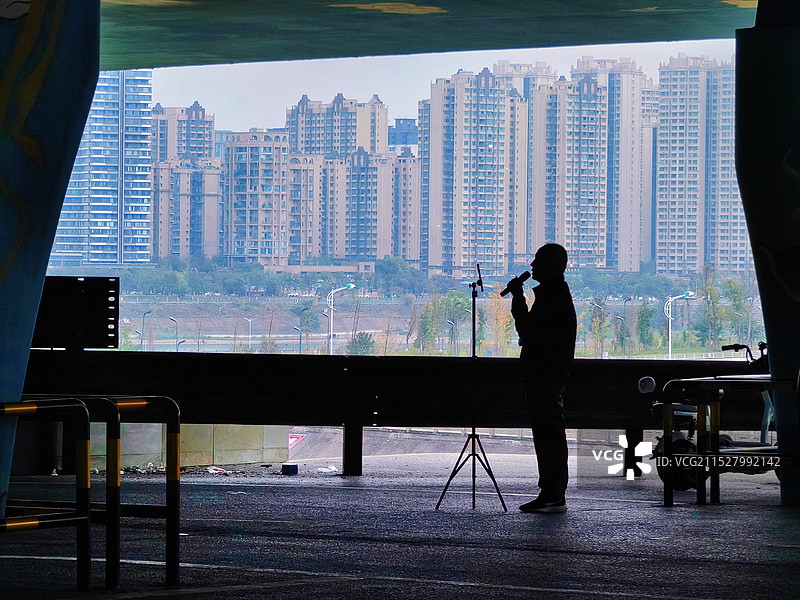 街头歌唱图片素材