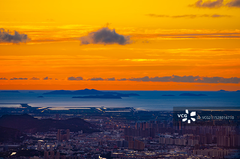 台风天后的日落图片素材