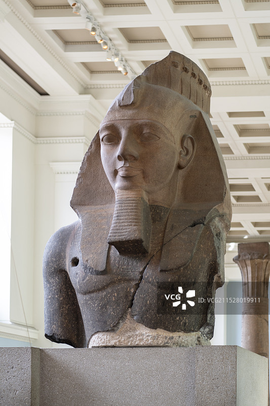 大英博物馆展厅，古埃及文物，古希腊文物，中国文物，罗丹雕塑《思想者》图片素材