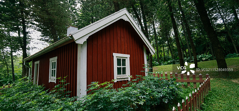 广州云台花园森林里的小木屋图片素材