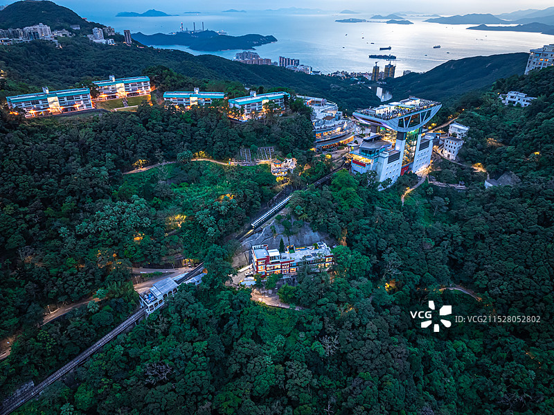香港太平山顶凌霄阁与上山缆车图片素材