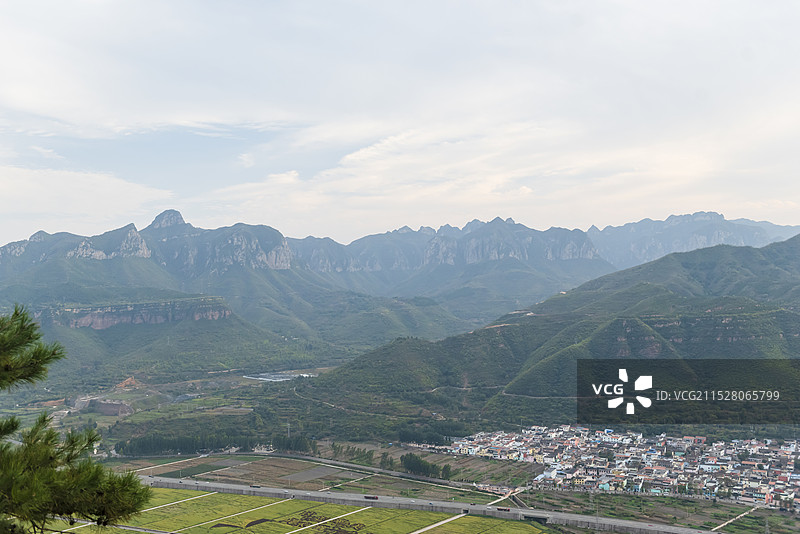 河北涉县韩王九寨景区和东山大地景观稻田画图片素材