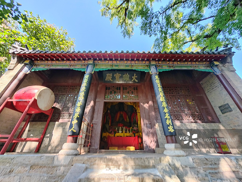 秋天霜降节气，莒县浮来山定林寺银杏树图片素材
