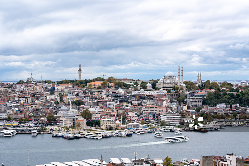 土耳其加拉太塔俯瞰伊斯坦布尔城景图片素材