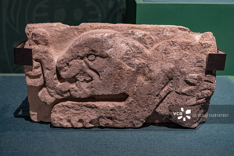 安帕罗博物馆文物托尔特克文化豹形石建筑构件图片素材