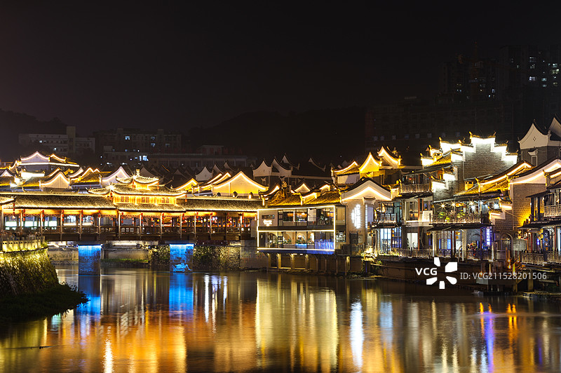 湖南郴州市裕后里夜晚繁华街景夜景灯光图片素材
