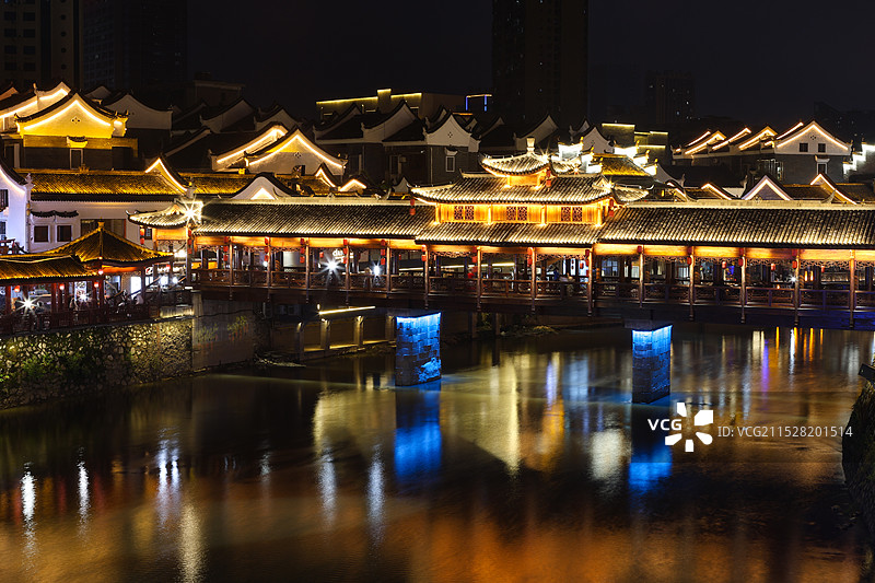 湖南郴州市裕后里夜晚繁华街景夜景灯光图片素材