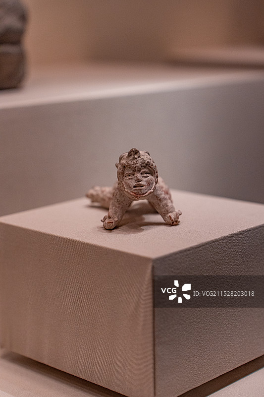 墨西哥国立人类学博物馆文物特奥蒂瓦坎文化婴儿脸豹人陶塑图片素材