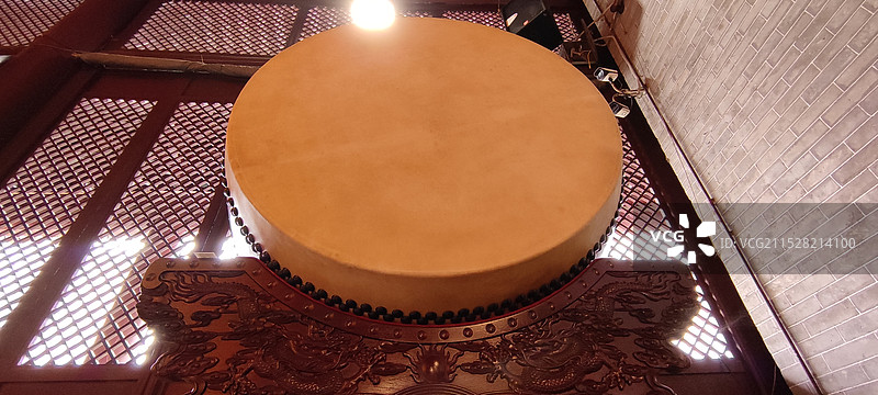 广州大佛寺内大鼓的特写图片素材