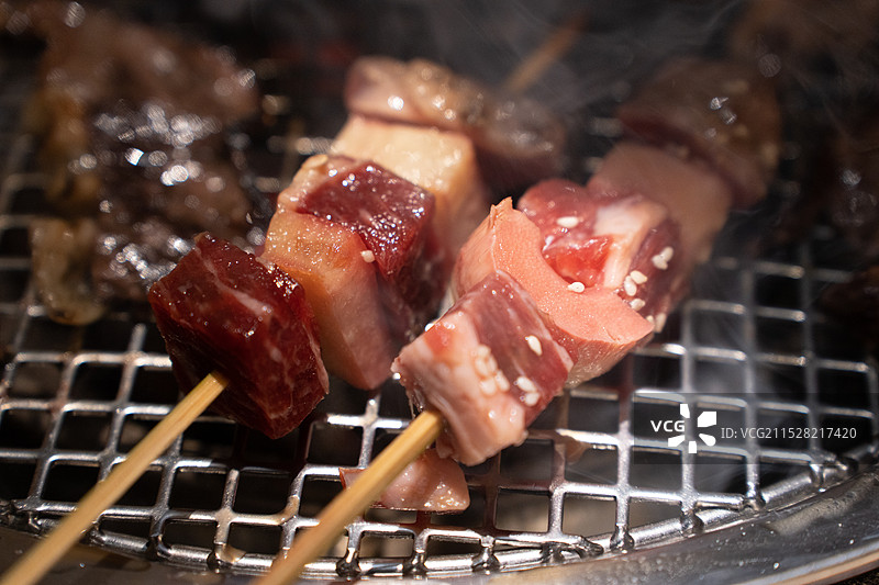 笋子烤肉 日式烤肉串 香气四溢的烤肉串图片素材