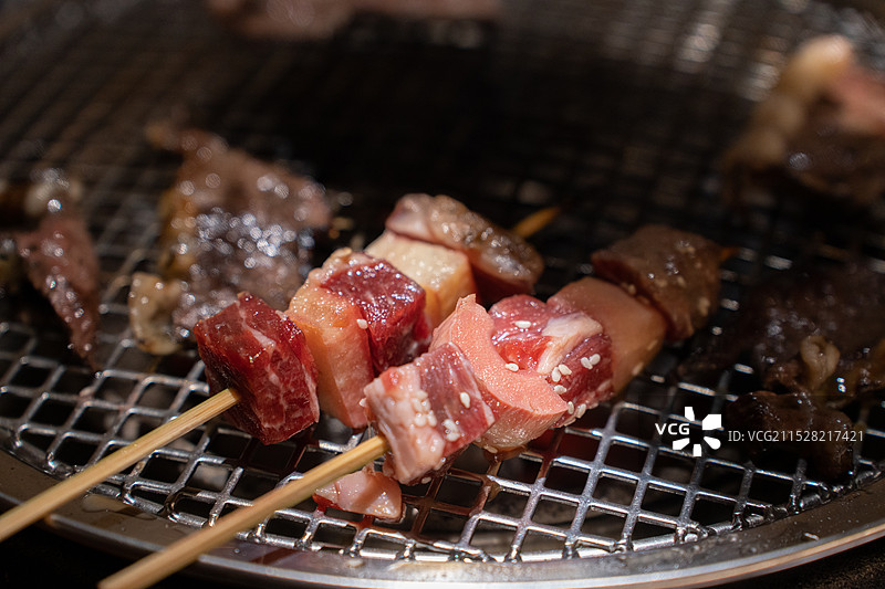 笋子烤肉 日式烤肉串 香气四溢的烤肉串图片素材