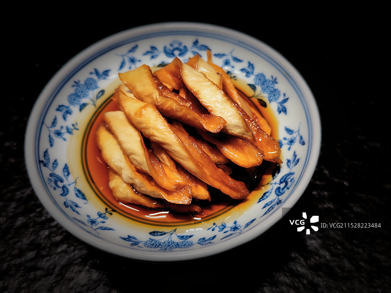 酱萝卜：桌上食物高视角特写镜头图片素材