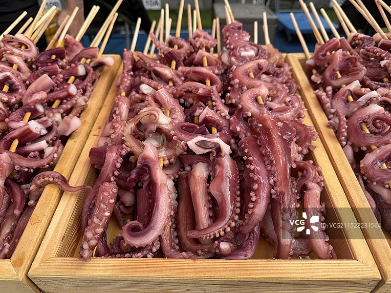 烧烤鱿鱼摆盘图片素材