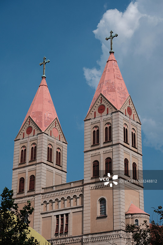 教堂建筑掠影，拍摄于青岛图片素材