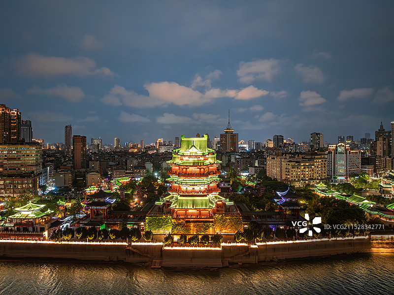 中国江西南昌滕王阁夜景航拍图图片素材
