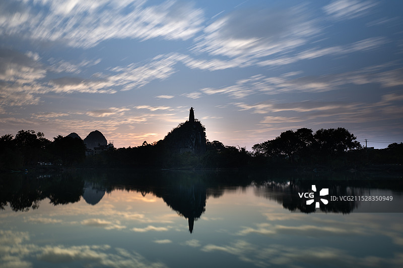 桂林地标景点-塔山晚霞图片素材