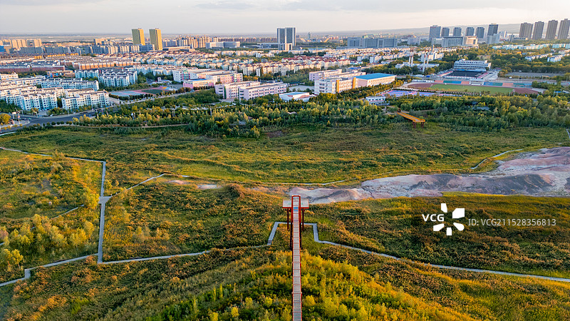 秋天 风景 生态 西部大开发 新疆 城镇化图片素材