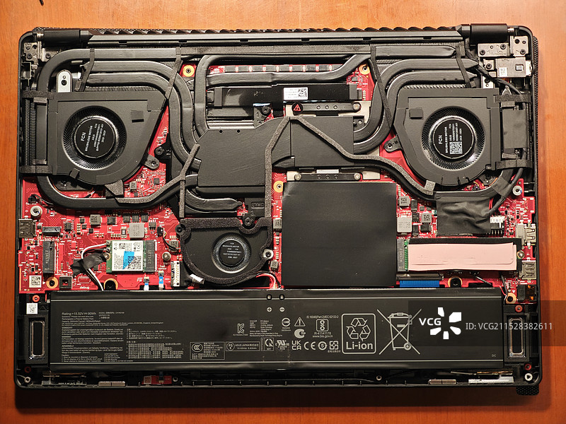 笔记本电脑主板 消费电子元器件特写 计算机电路板 华硕ROG图片素材