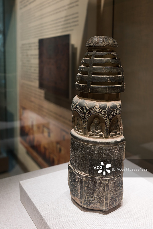敦煌博物馆中的北凉石塔图片素材