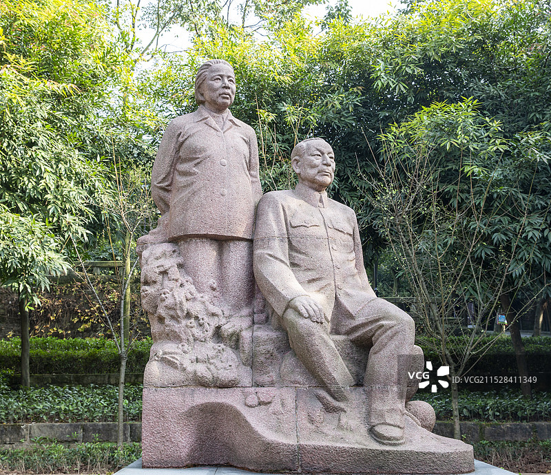 现代人物雕塑艺术图片素材