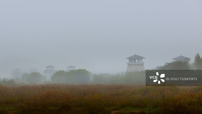 雾中的灞渭桥图片素材