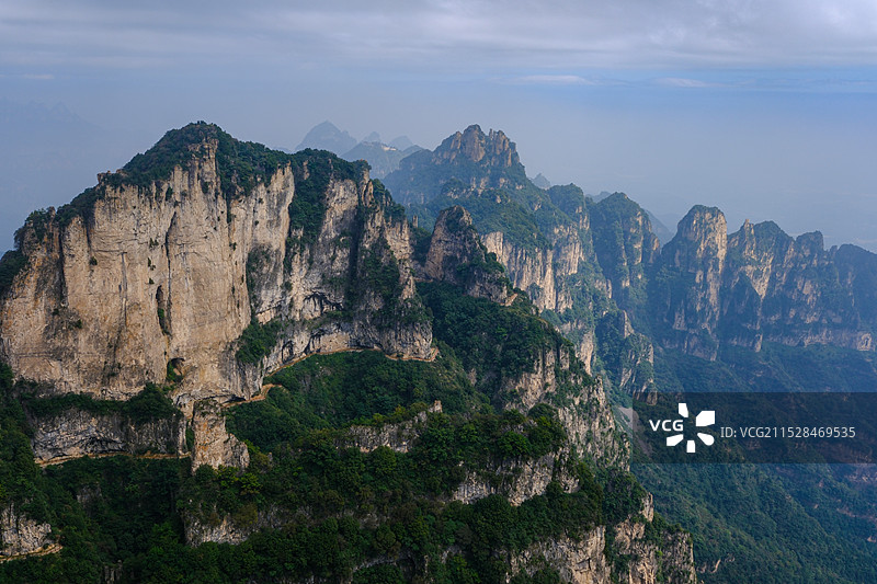 中国山西省晋城市临川县古郊乡 中国南太行 王莽岭景区，观日台，散花台，路漫漫， 4A级景区图片素材