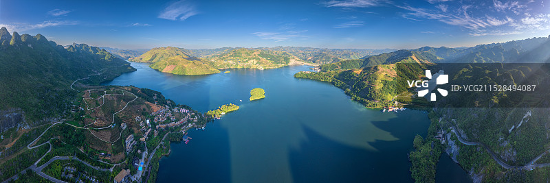 航拍贵州贞丰县的北盘江大峡谷库区景色图片素材