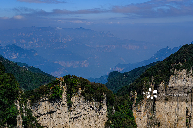 中国山西省晋城市临川县古郊乡 中国南太行 王莽岭景区，小太行，路漫漫，玻璃观景台，王莽岭游客中心，图片素材