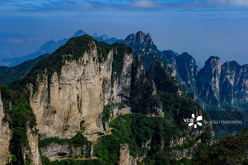 中国山西省晋城市临川县古郊乡 中国南太行 王莽岭景区，小太行，路漫漫，玻璃观景台，王莽岭游客中心，图片素材