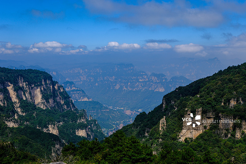 中国山西省晋城市临川县古郊乡 中国南太行 王莽岭景区，小太行，路漫漫，玻璃观景台，王莽岭游客中心，图片素材