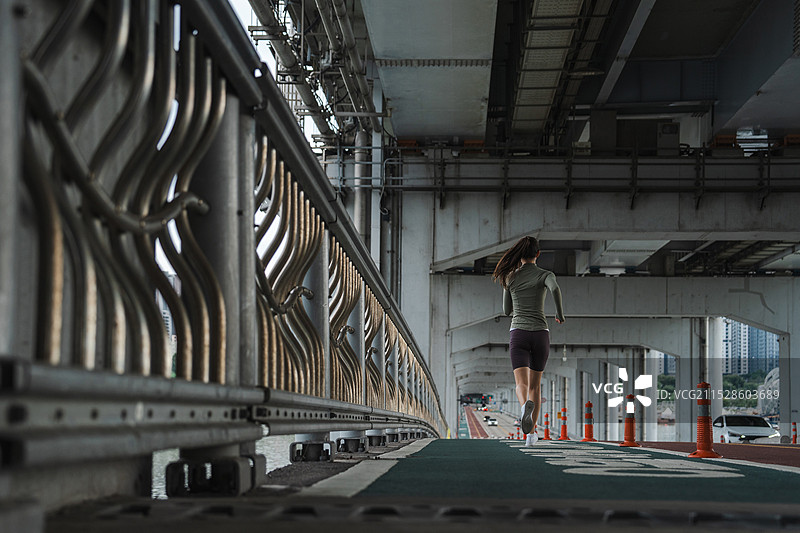 运动休闲，女性，健康，热身，跑步，锻炼图片素材