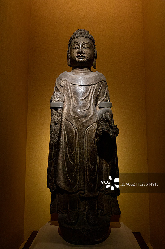 山西博物院展出文物释迦立像 北周(557-581年) 山西省太原市大井峪开化寺征集图片素材