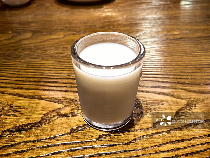 一杯牛奶图片素材