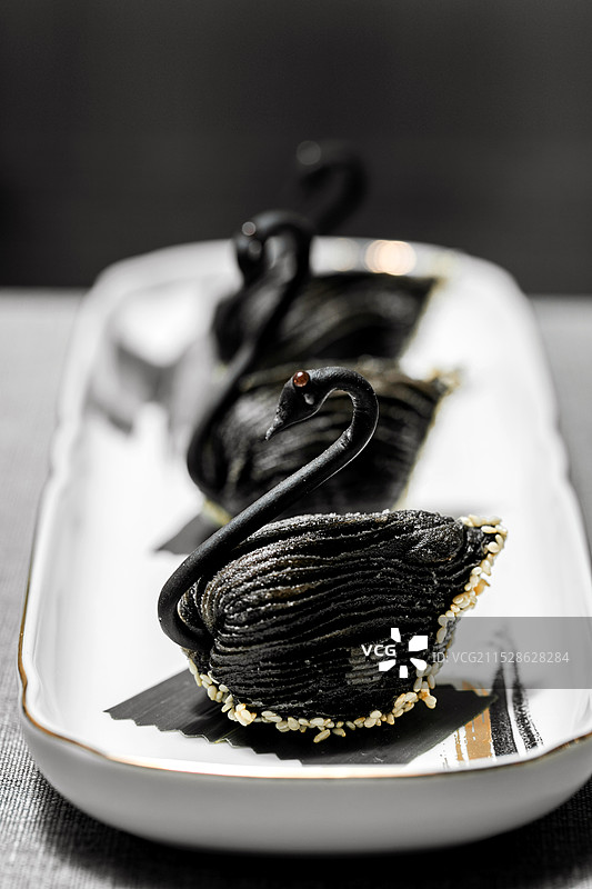 天鹅酥 天鹅 黑天鹅 酥 粤点 点心 米其林 精致小点图片素材