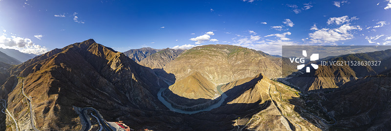 云南迪庆香格里拉金沙江第一弯风景航拍全景图图片素材